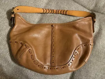 브라운 가죽 숄더백