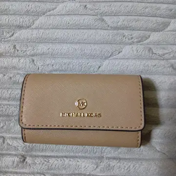 MICHAEL KORS 베이지 키케이스