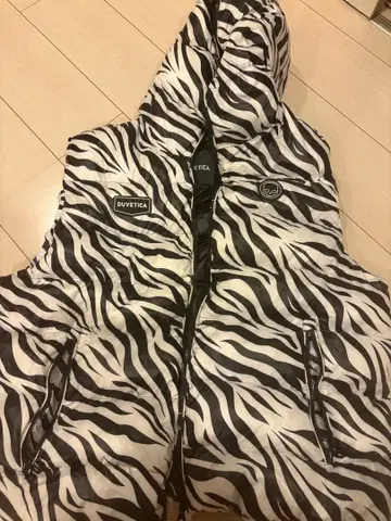 하이드로겐 DUVETICA 제브라 패턴 다운 베스트