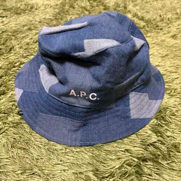 A.P.C. 버킷햇