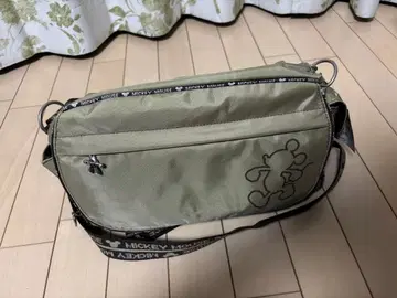 미키마우스 자수 숄더백