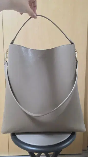 Lawful London Iris 가죽 토트백