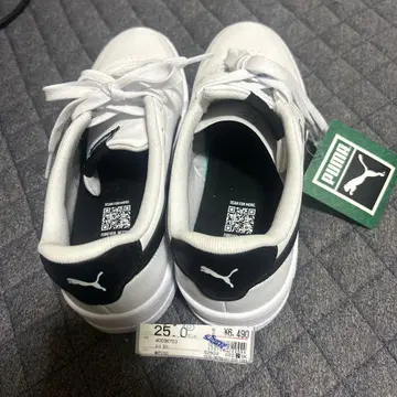 PUMA 화이트/블랙 스니커즈 25.0cm