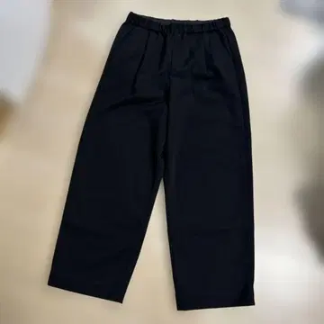 미디엄 웨스트 이지 와이드 팬츠 블랙