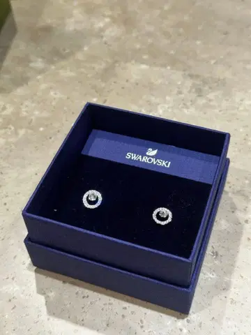 Swarovski 크리스탈 귀걸이