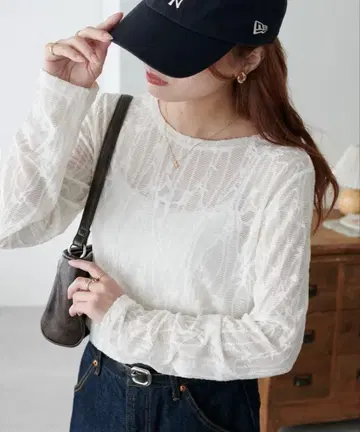 [ 미사용 새상품 ] discout 원단 자카드 롱 슬리브 아이보리 F