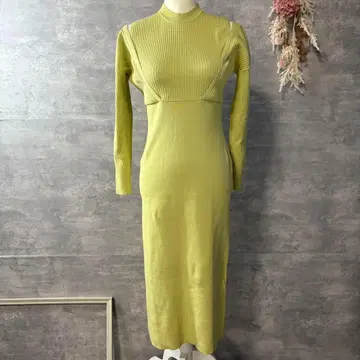 노블 테이크오프 니트 원피스 라이트 그린 프리 사이즈