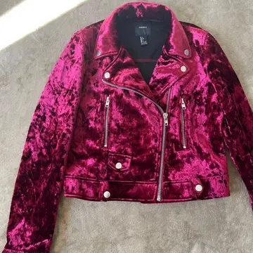 FOREVER21 포에버21 크롭 벨로아 라이더 자켓 화려함