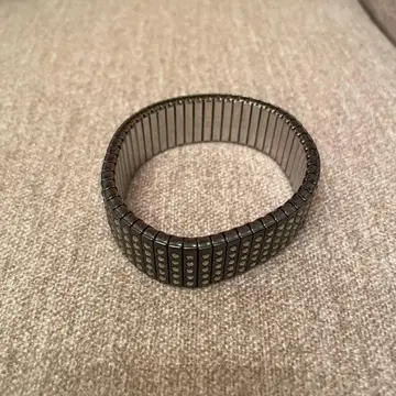 스와로브스키 뱅글 팔찌