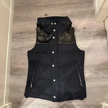 Tomorrowland BlueWork 후드 부착 다운 베스트 네이비