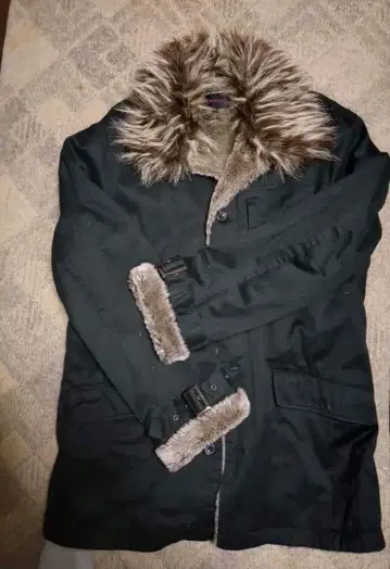 인조 모피 포함 블랙 자켓