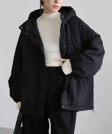 Select moca 볼륨 실루엣 패딩 자켓 블랙