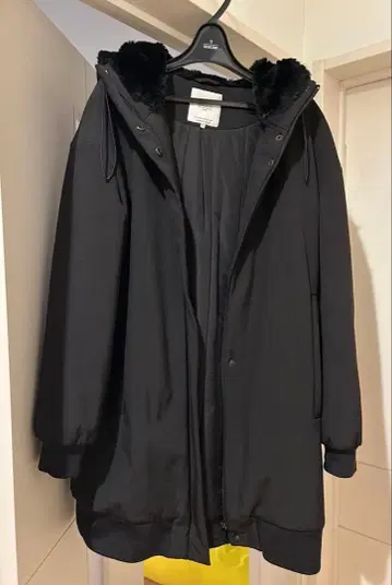 ZARA 후드 부착 아우터