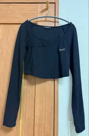 [ EMODA ] 크로스 크롭 탑