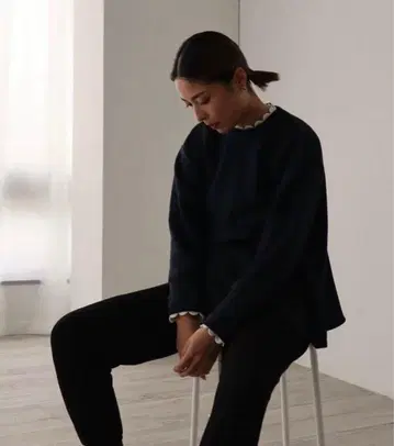 ella 스캘럽 풀오버 에라 블랙 스캘럽 넥 스캘럽 긴팔