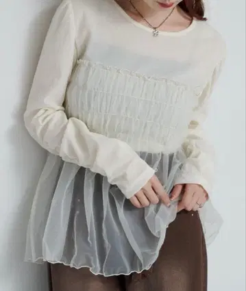 Kastane 벨로아 튤 도킹 풀오버