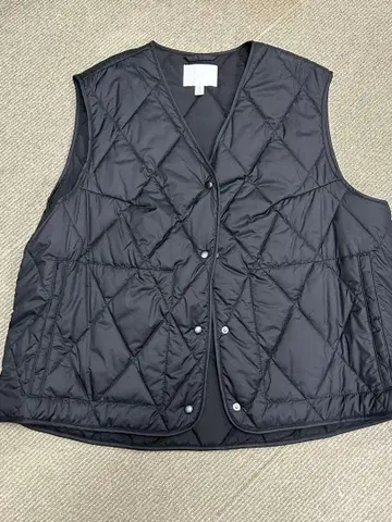 블랙 퀼팅 베스트 M 사이즈