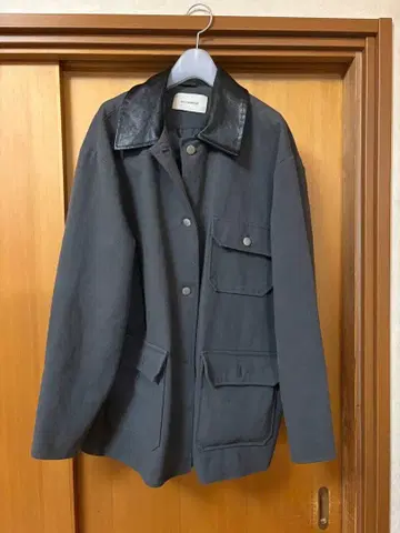 그레이 테일러드 자켓 가죽 옷깃