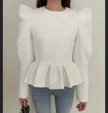 벌스데이 바쉬 PUFF SHOULDER FRILL TOPS