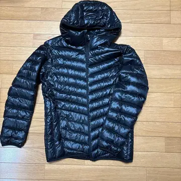 UNIQLO 울트라 라이트 다운 블랙 자켓