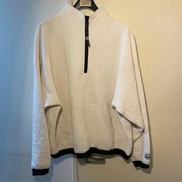 R.M GANG HIGH NECK ELEPHANT PULLOVER