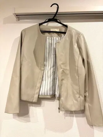 BEAMS 베이지 노카라 자켓