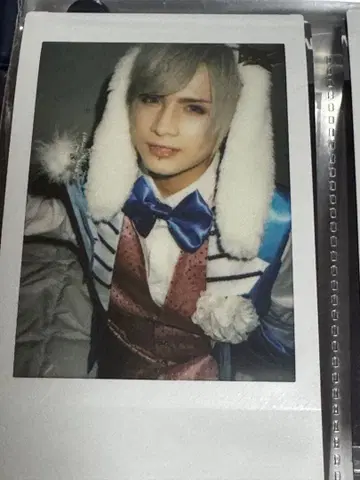 Royz 스바루 시나몬 폴라로이드