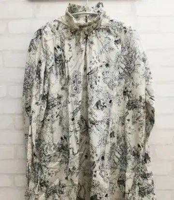 미사용 새상품 TELA MAR court 플라워 프린트 디자인 블라우스