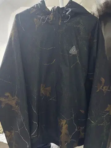 HUF 마운틴 파카 블랙 카모