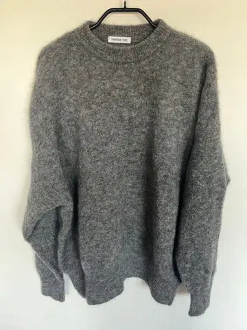 두 번째 클래스 EVERYDAY I LIKE 차콜 그레이 모헤어 니트