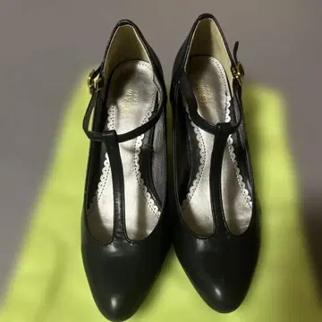 beams 블랙 T 스트랩 하이힐 펌프스