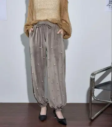 더욘 펄 스터드 벨로아 이지 팬츠 THE Yon 완판템