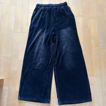 지나시스 블리치 벨로아 와이드 팬츠