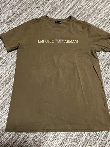 EMPORIO ARMANI 올리브 T셔츠