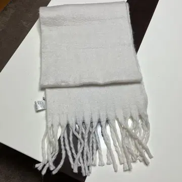 PR IDE 화이트 프린지 머플러