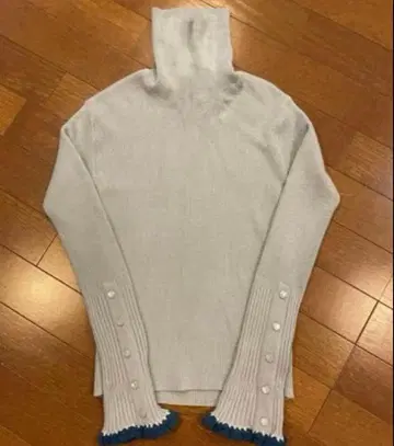 릴리 브라운 L 하이넥 둥근소매 그린 스티치 미사용 새상품 레어