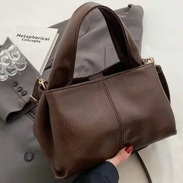 브라운 가죽 숄더백