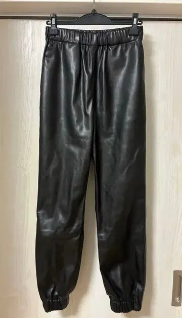 H BEAUTY&YOUTH 인조 가죽 팬츠 S