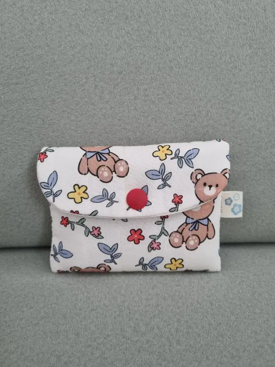 Handmade teddy bear quilted mini card wallet