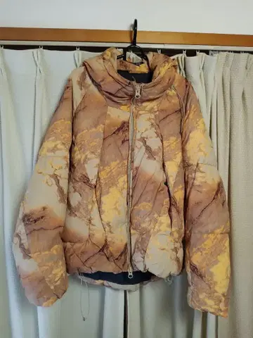 ZARA [즉시 완판 아이템] 아브스트랙트 프린트 다운 자켓 M 사이즈