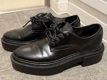 ZARA 블랙 가죽 통굽 로퍼