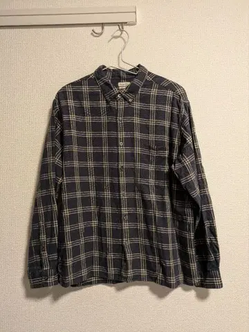 네이비와 크림 체크 무늬 플란넬 셔츠