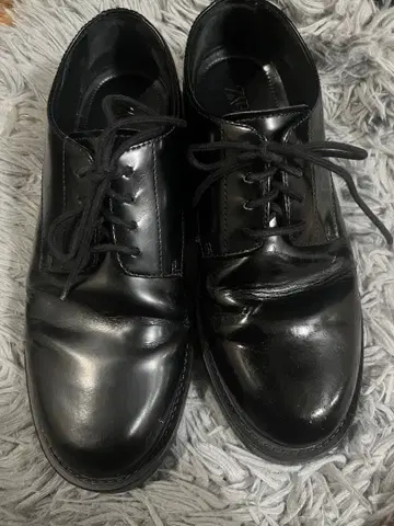 ZARA 레이스업 가죽 신발