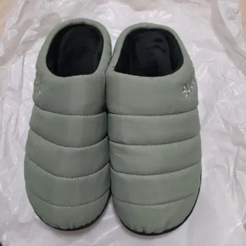 그린 퀼팅 디자인 슬리퍼