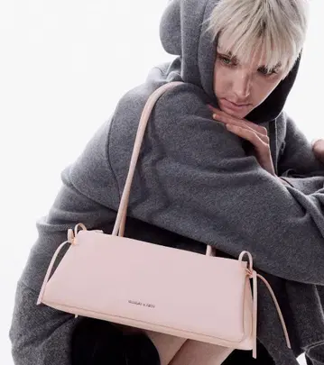 보우 일롱게이티드 트라페즈 숄더백 찰스앤키스