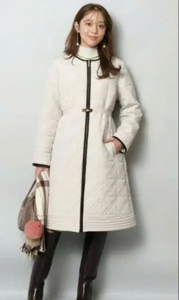 [ 미사용 새상품 ] 저스길리티 퀼팅 충전솜 미들 코트 Size1