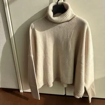 새상품 23구 울 캐시미어 블렌드 하이넥 38 베이지