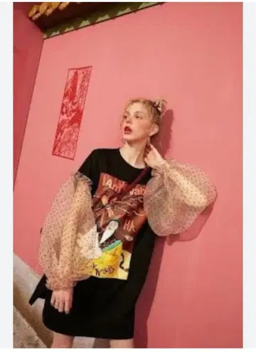 블랙 그래픽 프린트 T셔츠