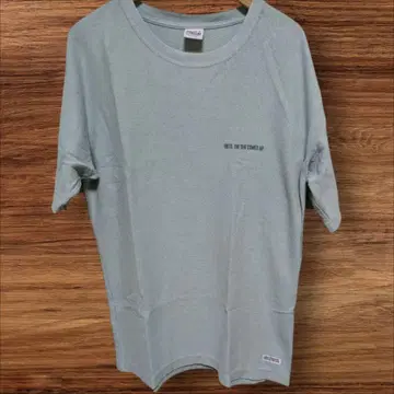 상태 A+ 베이플로우의 셔츠