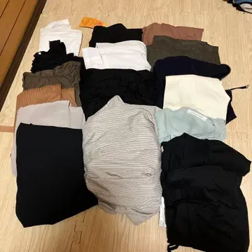 묶음 판매 M 사이즈 17점 미사용 새상품 택 포함 있음 여성용